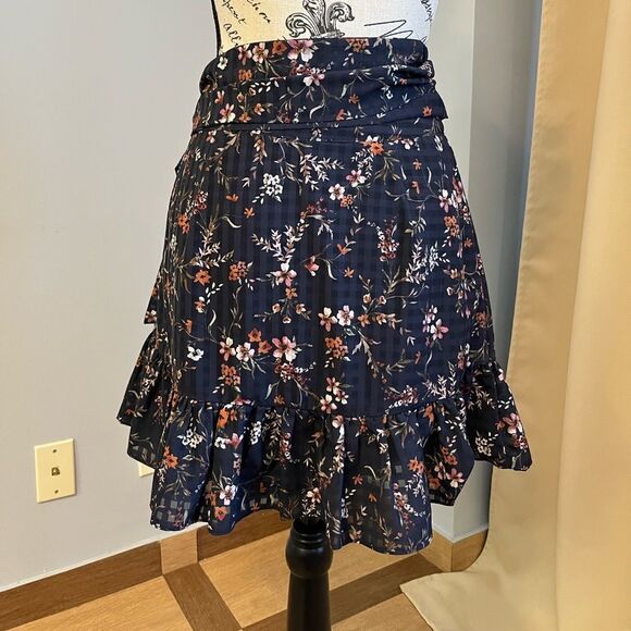 Tularosa
Maida Floral-Print Ruffle Mini Skirt - Picture 4 of 11